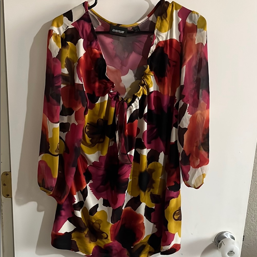 Avenue Women's Floral Top - Multicolor